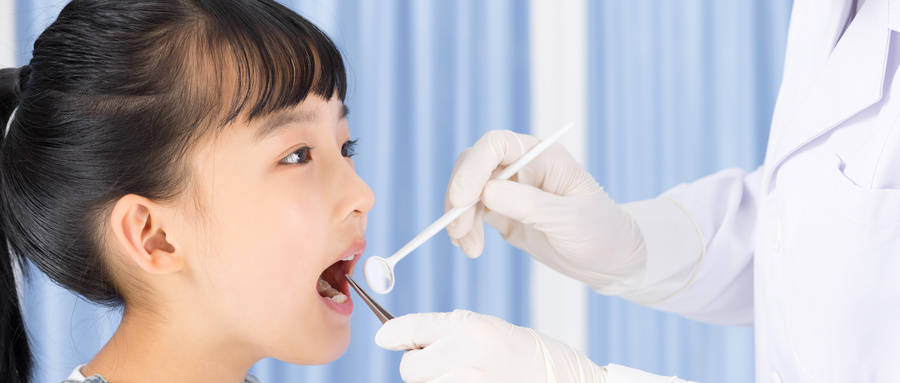 儿童口腔健康需重视！乳牙患上龋齿很严重.jpg